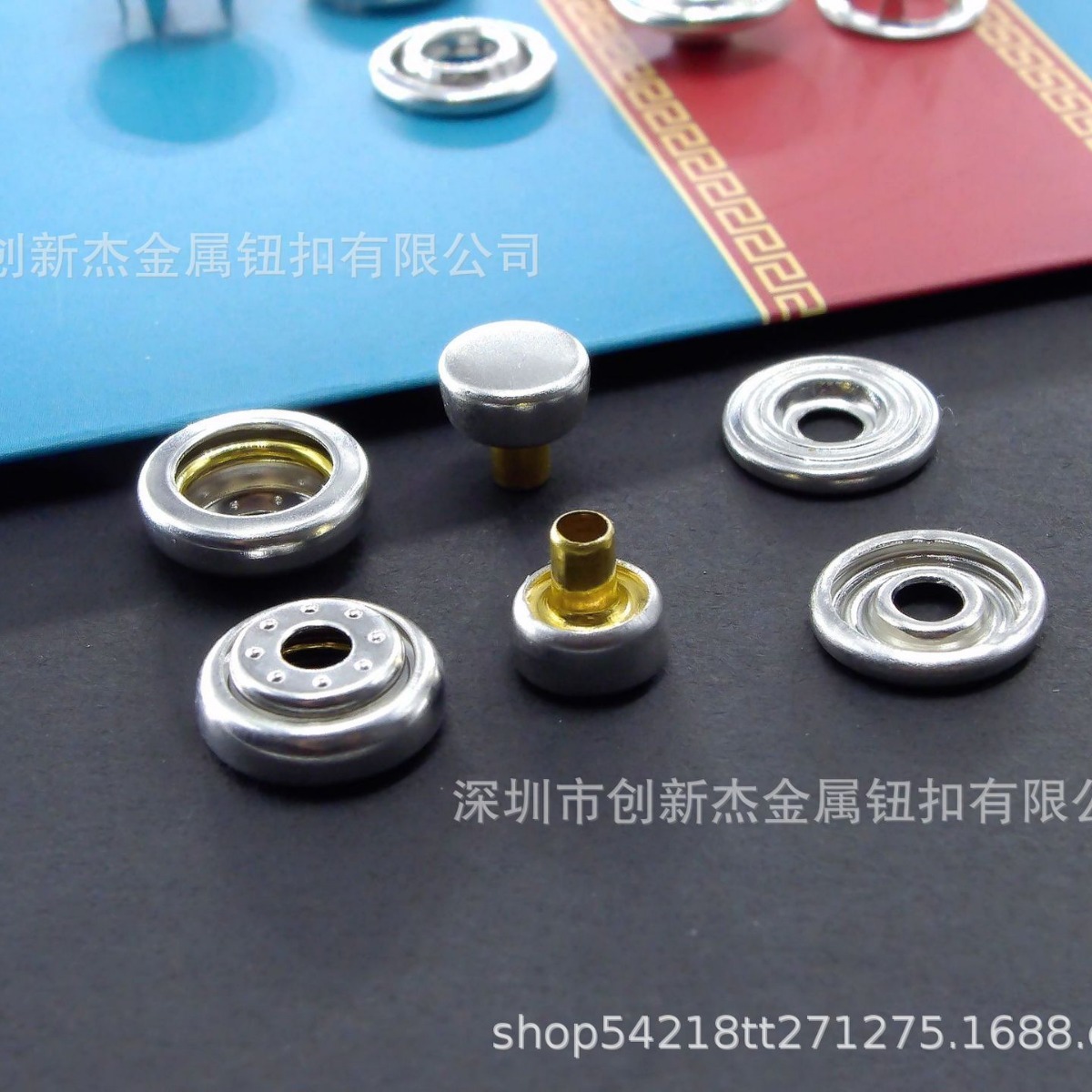 The manufacturer's direct sale to the U.S., customised brass wholesale, CXJ's new 208-series velvet shirt button button.