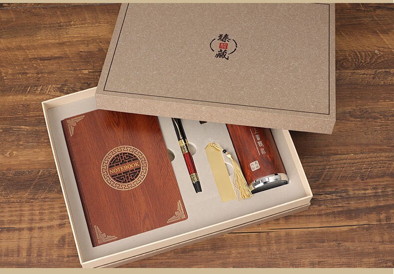 "Red wood-sweet-sweet notebook box with retrospect Chinese Fashion Ceremony spot printing logo"