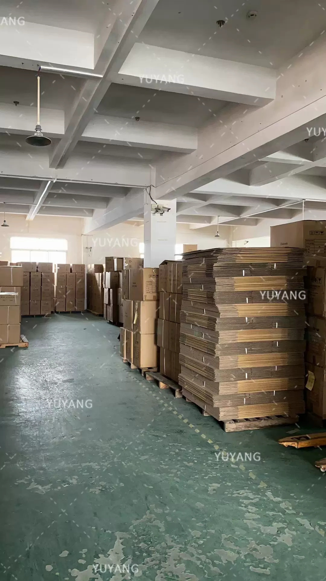 Xưởng phần cứng của Trung Sơn