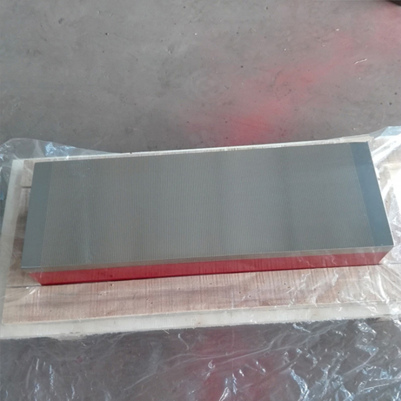 Nhà sản xuất cung cấp một đĩa XM91 300 x 800 EPV dày đặc, vĩnh viễn.