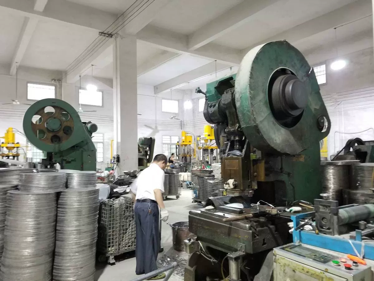 Gui Jia-san stainless steel factory, Chao-Am district, Chiuzhou