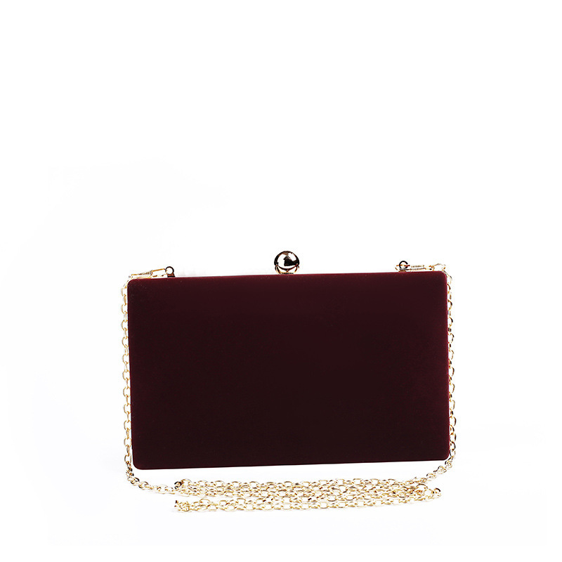 The factory's straight-sale velvet dress girl with the lady's dinner one-shoulder chain bag.