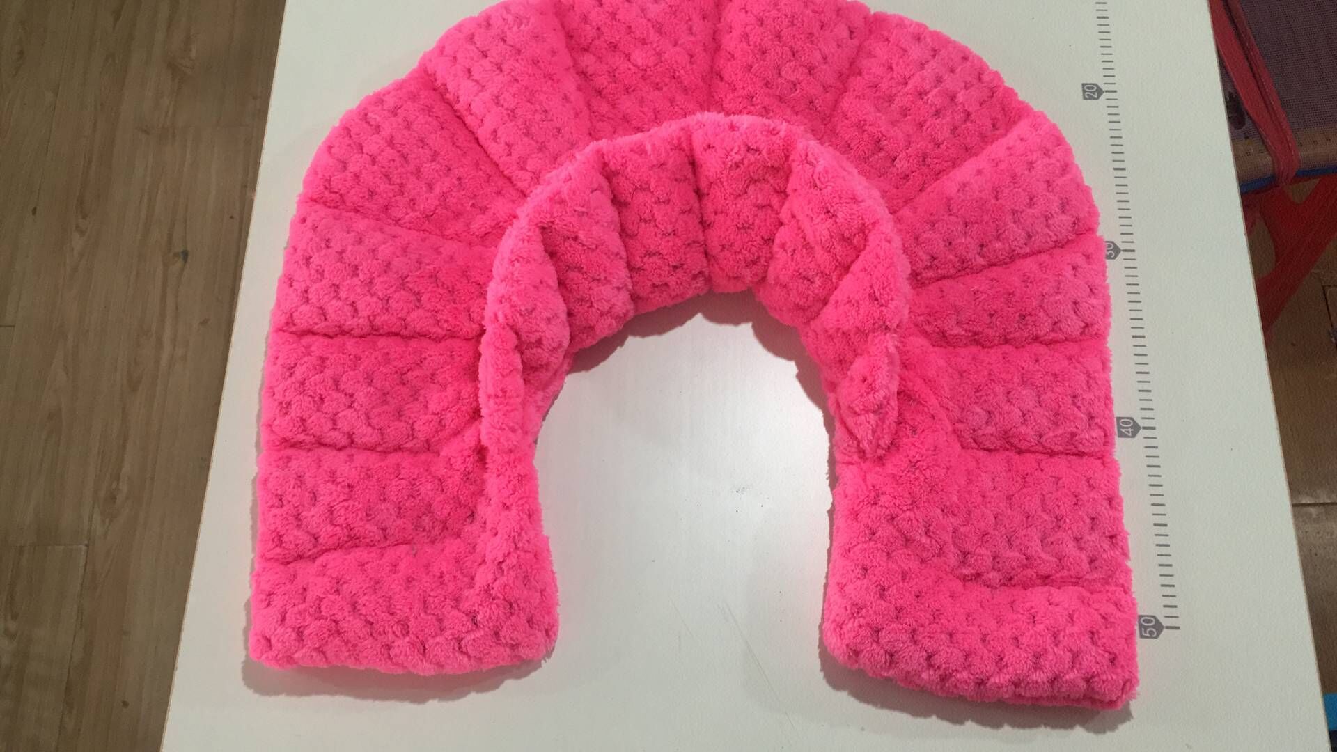 Cold-heated with heat packs U-type pillows filled with wheat or barley or linen seed, all cotton-heated with clay