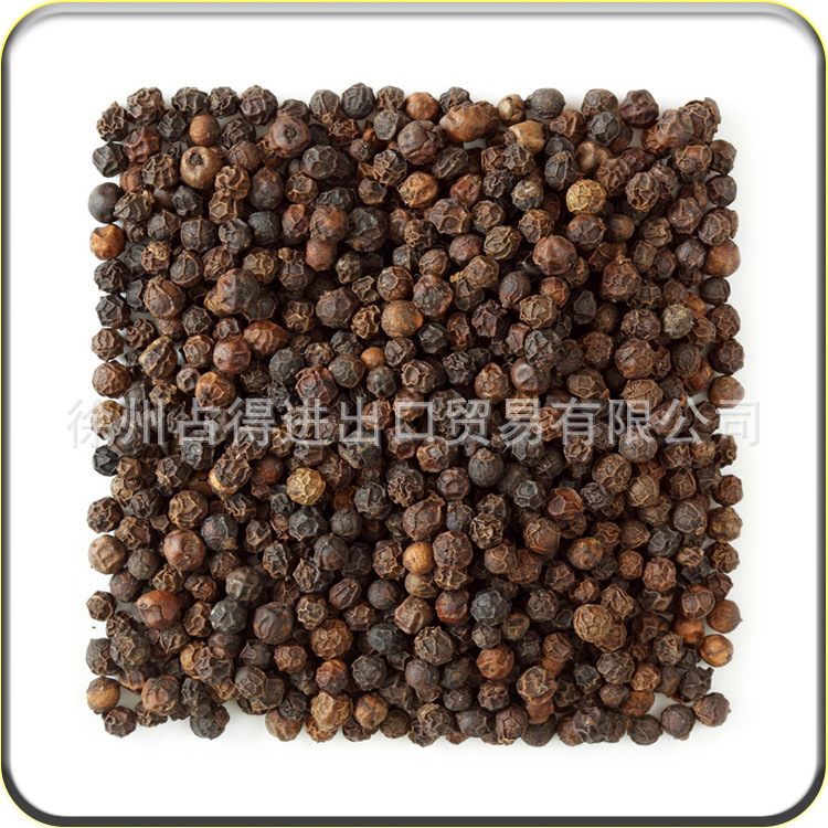 White peppers, black peppers, spices, pepper pepper shreds, can be packaged according to client requirements.
