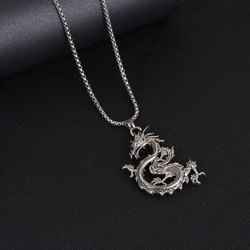 Một người đàn ông Trung Quốc mới và một phụ nữ không thể chạm tay vào dây xích thần kinh hip-hop.