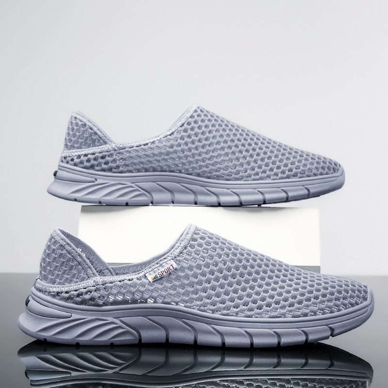 The men's shoes breathed in the summer's 2023 new running tide shoes woven on the web to prevent sweat-sucking men's shoes.