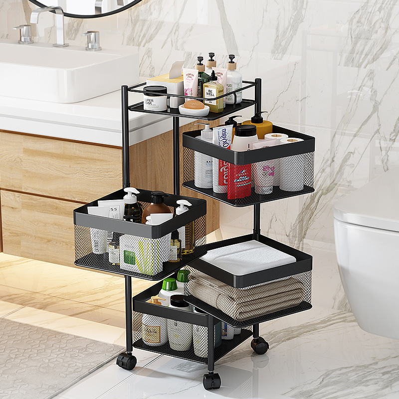 Máy xay trái cây và giỏ thực vật chứa các-bon làm bếp