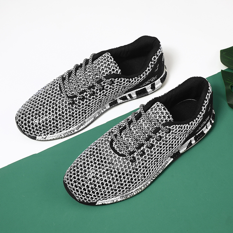 The factory sells the male shoes for the 2020 summer new hip-hop sports shoes.