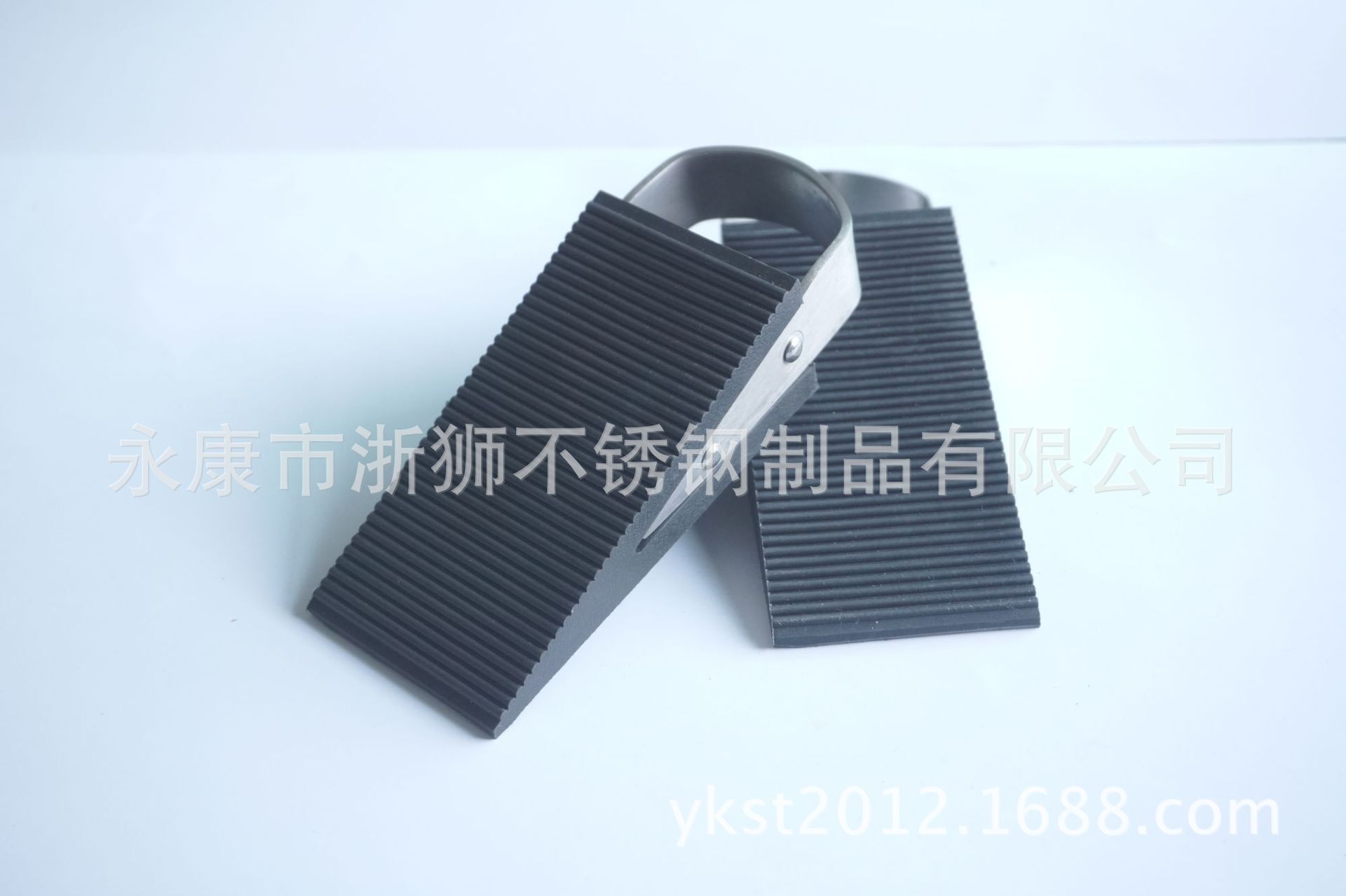 Cánh cửa bảo vệ trẻ em trong tam giác sẽ không được gắn với các nhà máy dễ dàng để phát triển để nhận được các lệnh thương mại nước ngoài chỉ