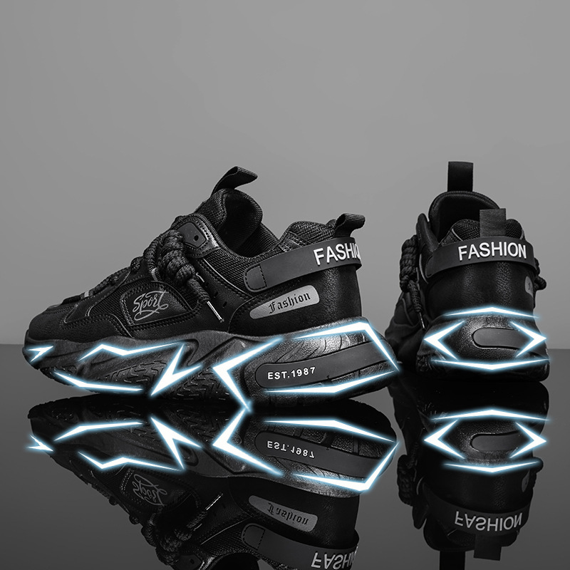 Men's shoes for summer high-sensor Internet sports and youths to design their father's shoes.