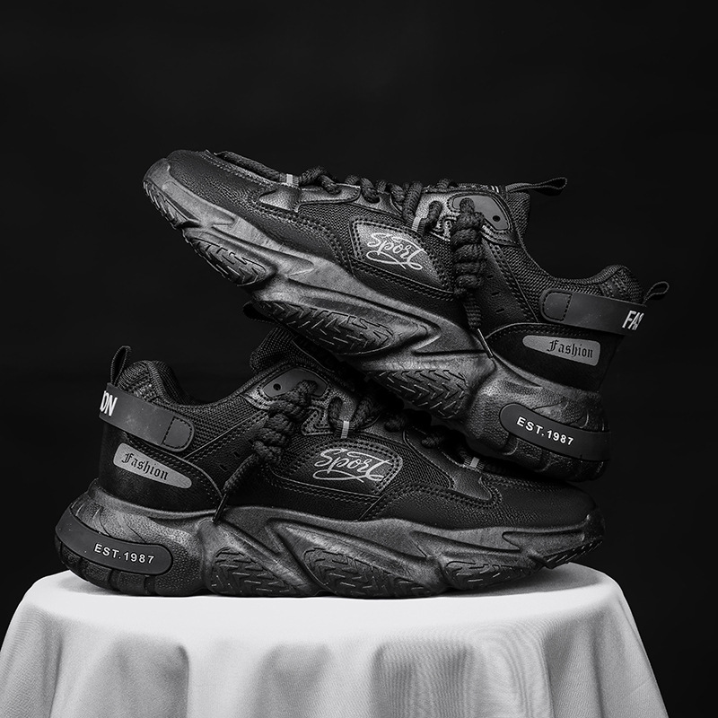 Men's shoes for summer high-sensor Internet sports and youths to design their father's shoes.