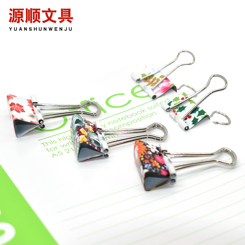 Colored long tails and paper test paper metal office clips, cute little fresh printer.