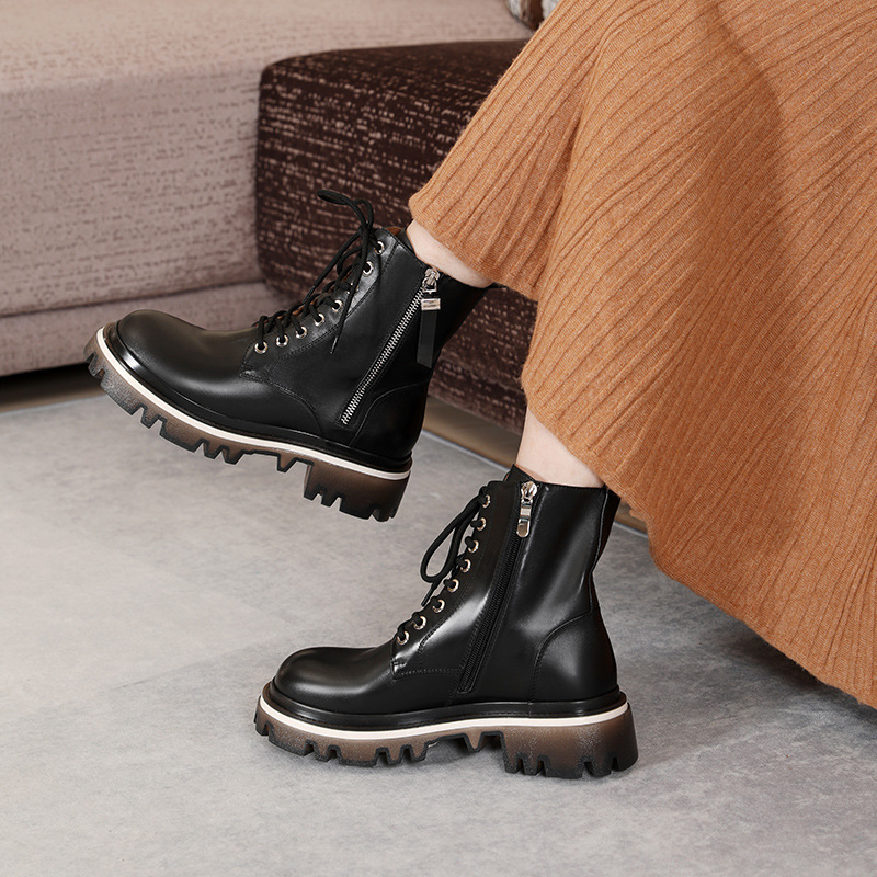 Fashion's new female boots are thickened up by Martin's boots, with short boots and zipper boots in the high-shoes.