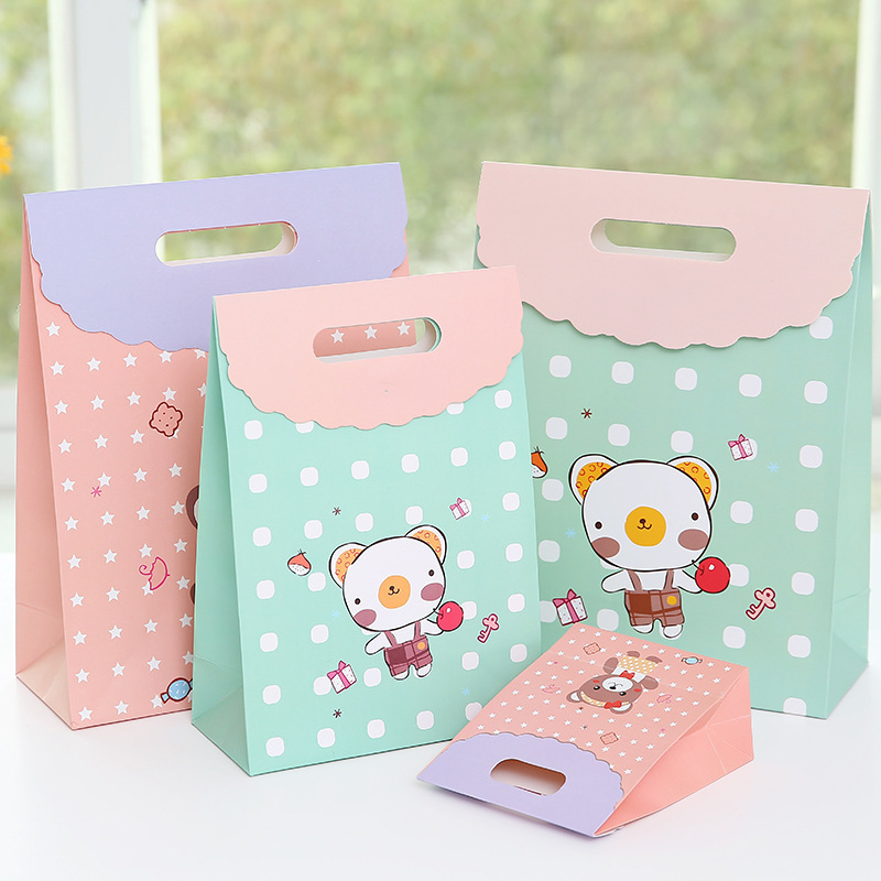 30 cartoon gift bags with cute creative handbags for the baby's birthday