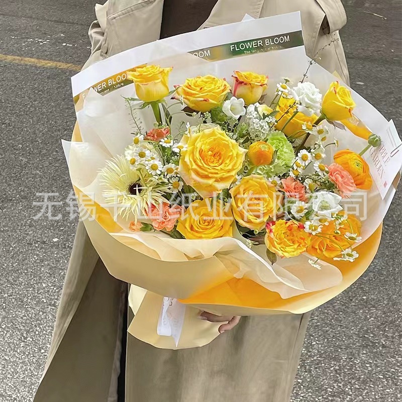 Wholesale of seven-event flower wrapping paper for customised printing of single paper with gold and silver beam wrapping