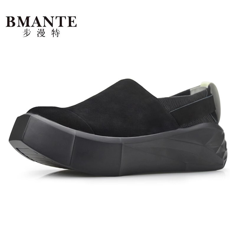 The factory sells the man's retropine shoes, the young and leisurely shoes, the sandy shoes, the sandals, the lazy shoes.