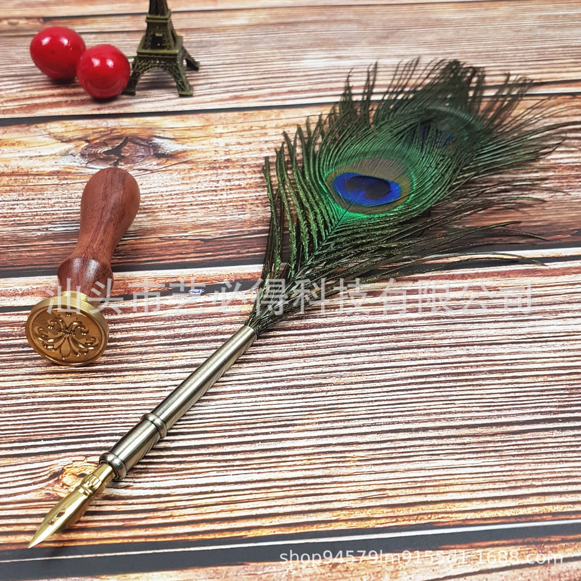 An old peacock plumb box with a natural plumb plumb plumb and a gift plumb box.