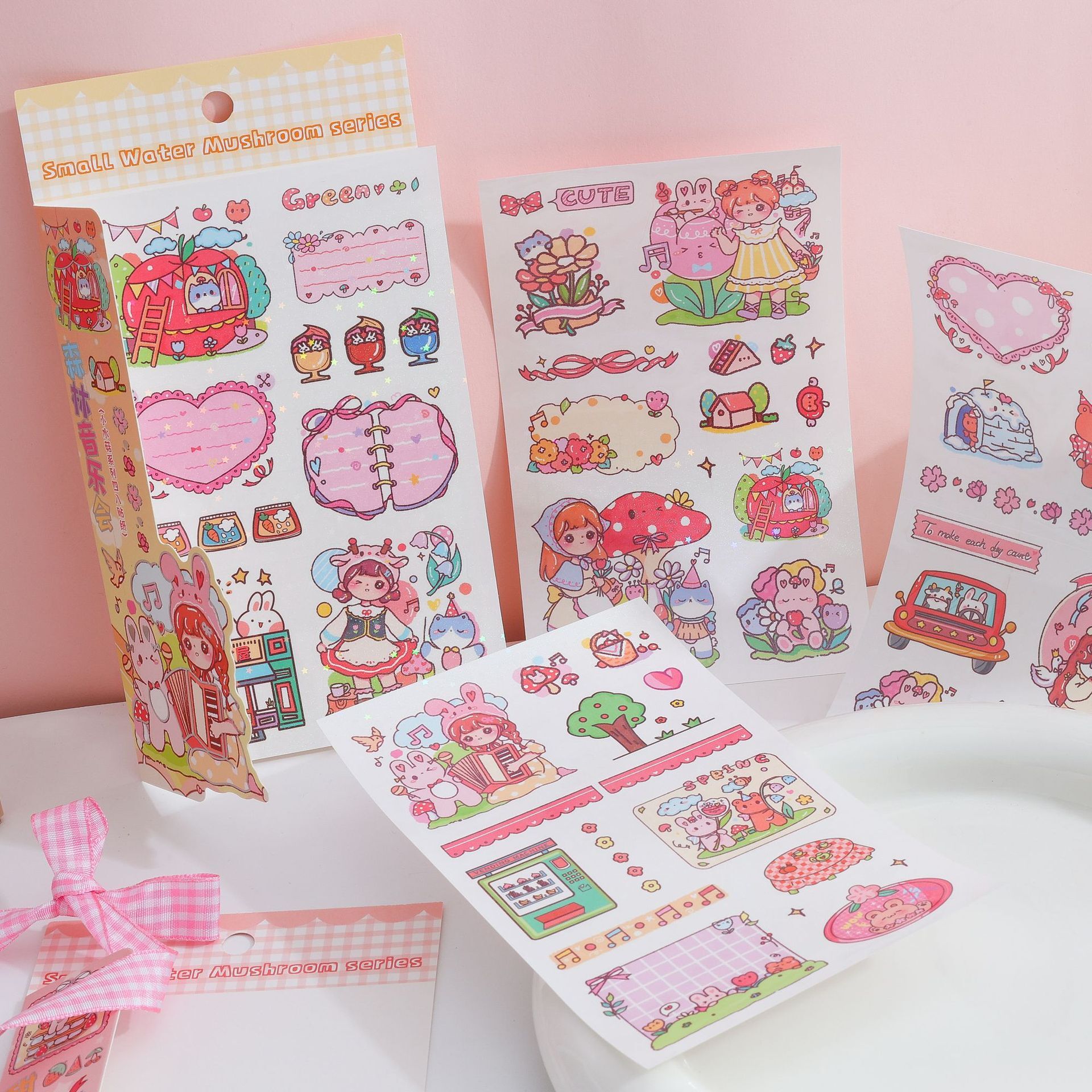 Một nhãn dán tay, Squirty Shroom Series 4 với một hình chữ viết tay phẳng của trẻ em.