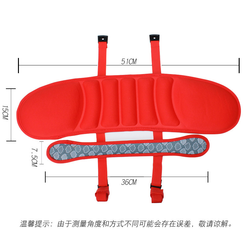 Nhà máy trực tiếp bán xe của trẻ em để ngủ trên gối với một người lớn canh cổ ngủ bên cạnh một nhà thờ tế bần.