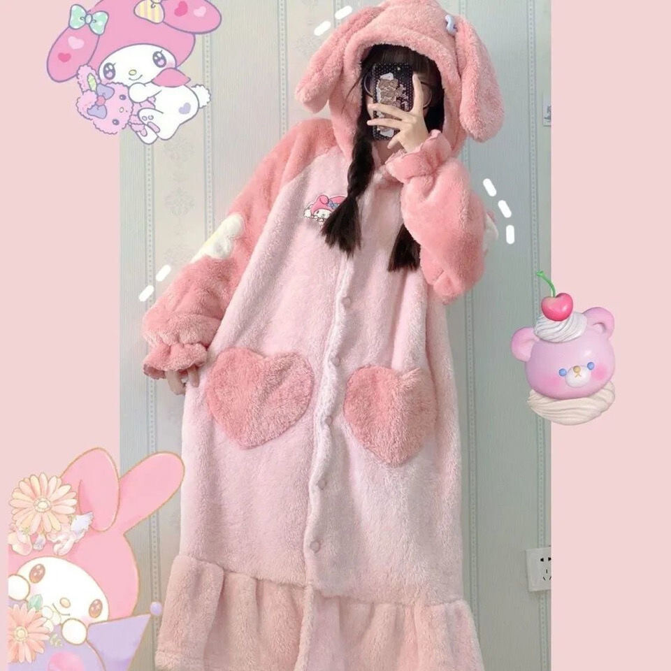 Giá cao đấy! Một bộ đồ ngủ tuyệt đẹp của Melody vào năm 2024 với một tấm nhung san hô dày cho mùa đông.