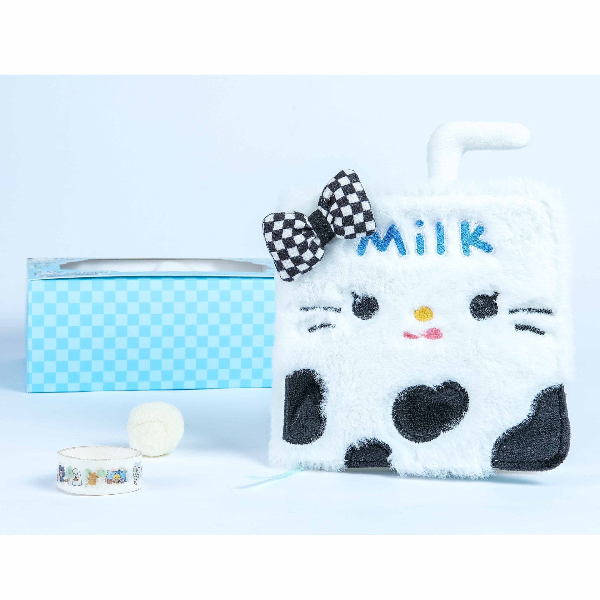 # Một cuốn sổ đỏ và một cuốn nhật ký dễ thương cho một cô gái trẻ với một món quà nhỏ