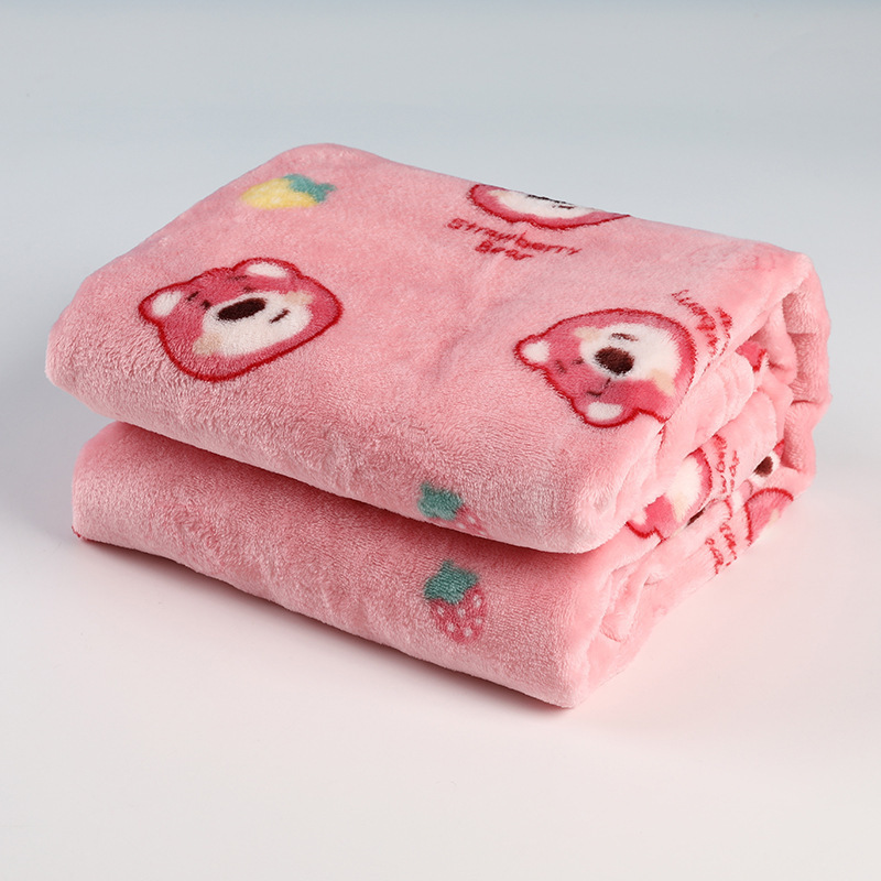 The factory provides blankets for children with French velvet.