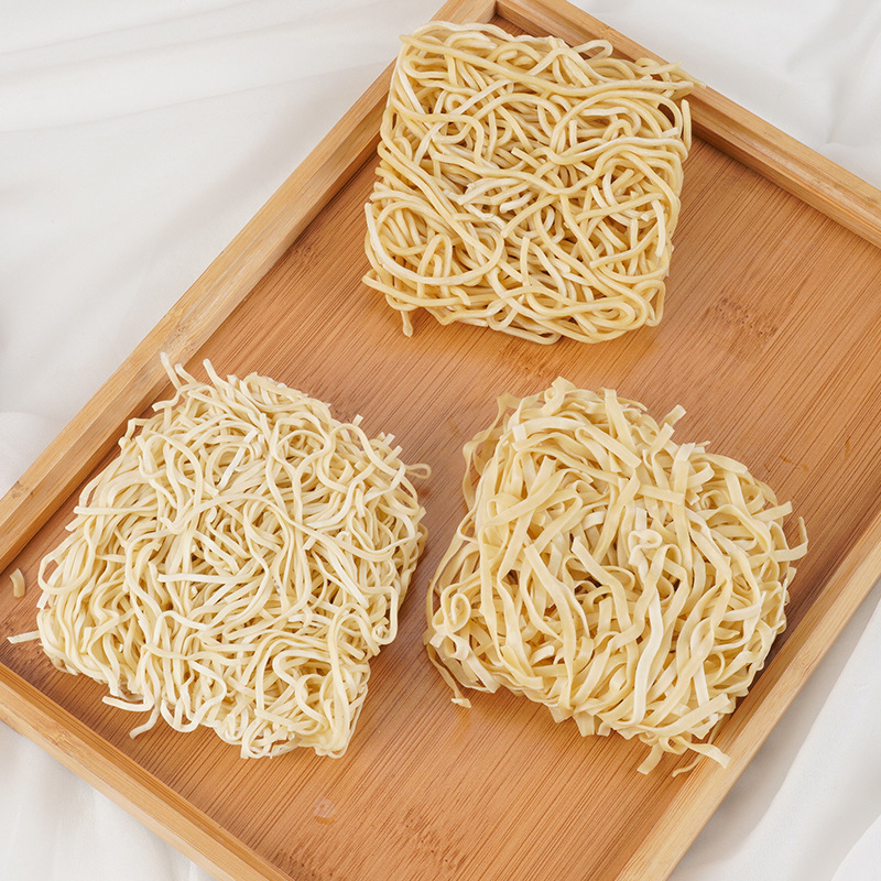 Non-fried noodles, restaurant-friendly pasta, hot hot hot pot-faced noodles full of non-fried noodles.