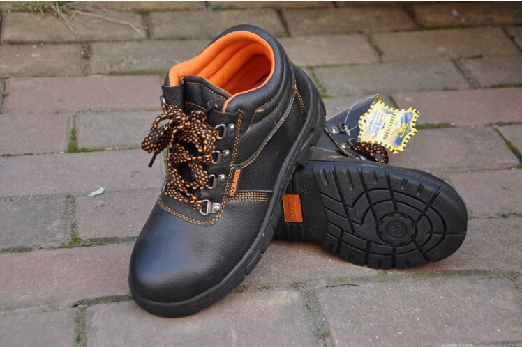 The factory's wholesale steel-shoe safety protection shoes.