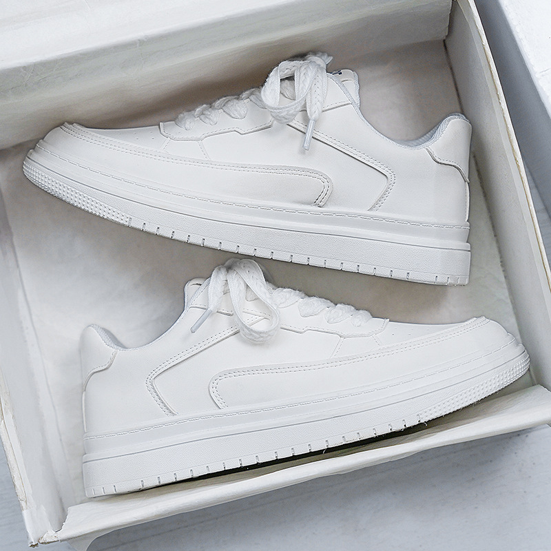 Men's shoes, 2024, new fashions, and men's leisure sports.