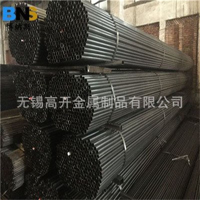 A non-tin steel plant has set a 16*0.6 high-frequency welding pipe straight through the steel pipe to be processed on a ruler basis.