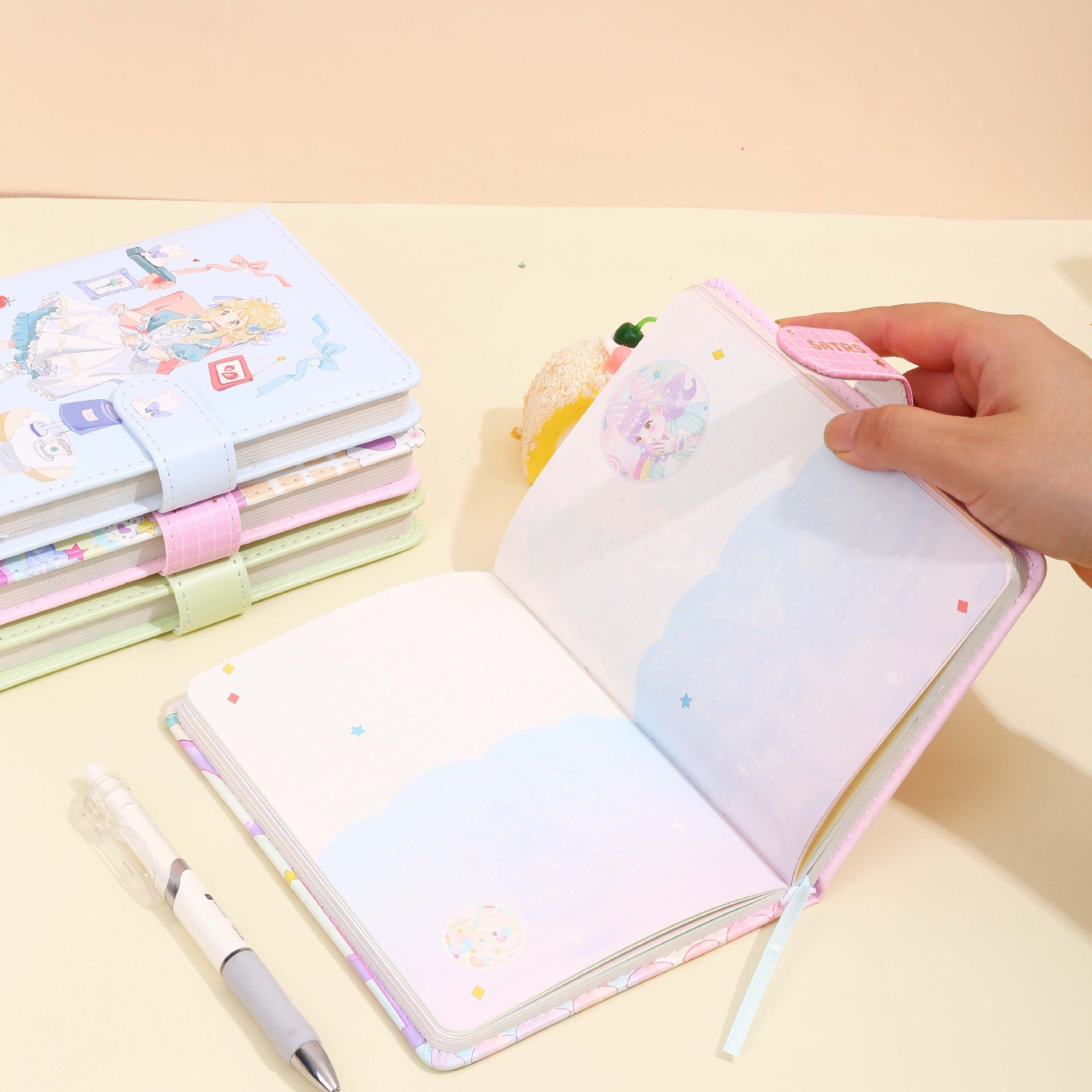Một cuốn sổ tay dễ thương gồm những ý tưởng sáng tạo dựa trên da.