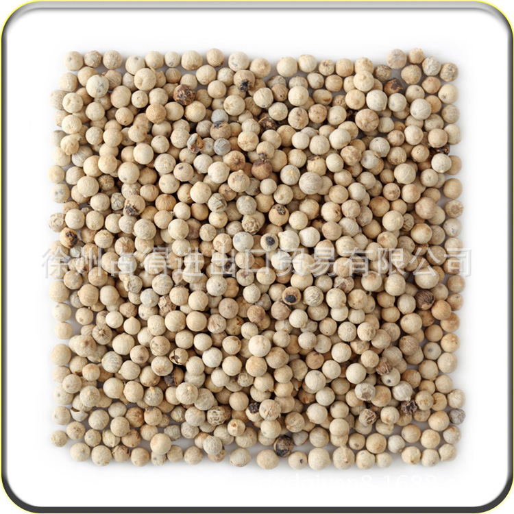 White peppers, black peppers, spices, pepper pepper shreds, can be packaged according to client requirements.