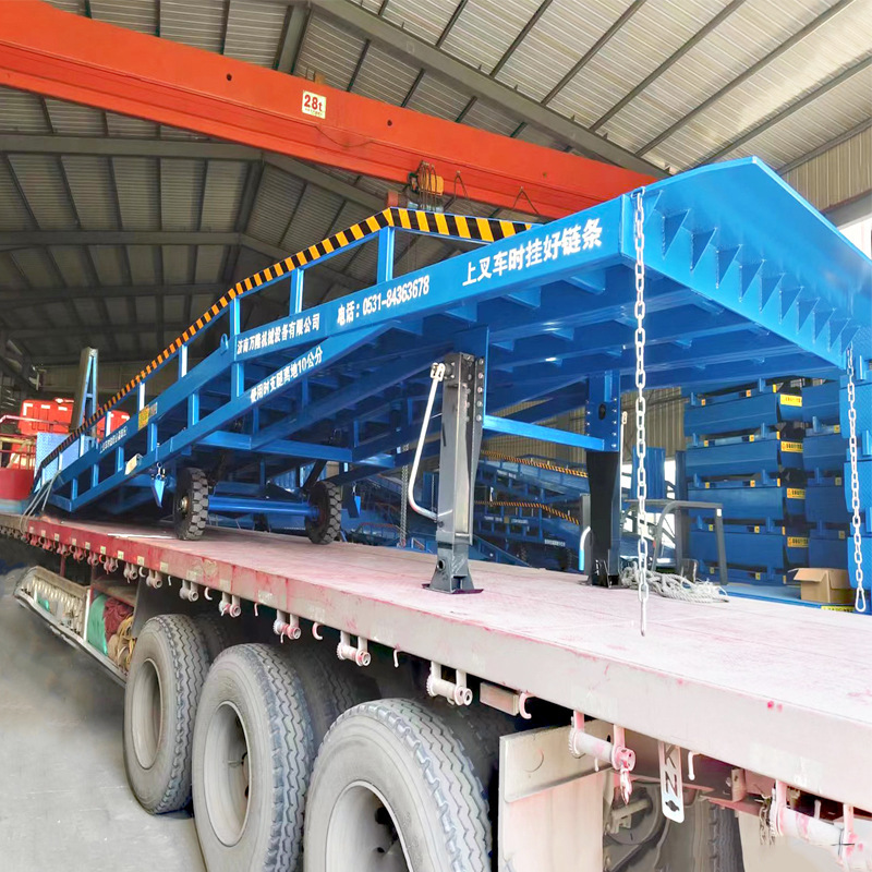 Mobile loading platform, ramps across bridge, containerized platform forklift, mobile boarding bridge