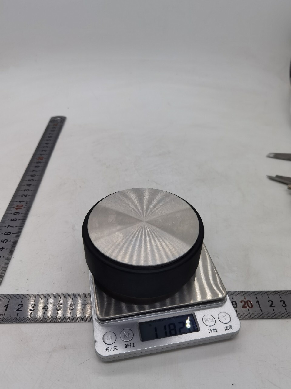 Những cánh cửa thép không rỉ đặc chống lại vỏ 304 của cánh cửa cao cấp dừng lại.