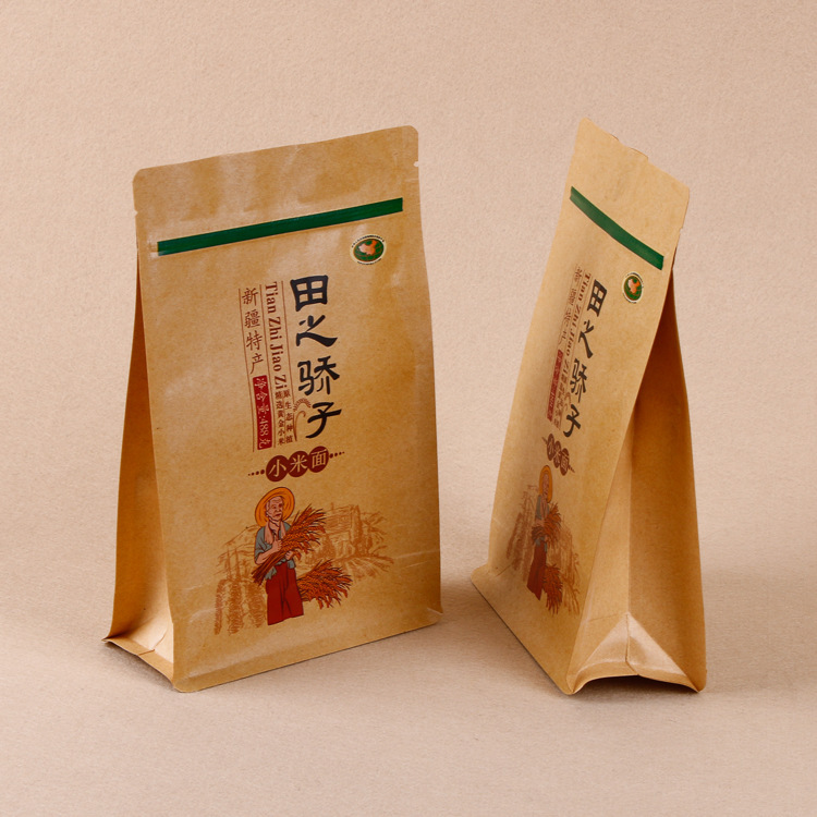 Wholesale of eight-sided sacks of puffed rice with red potatoes and puffy rice.