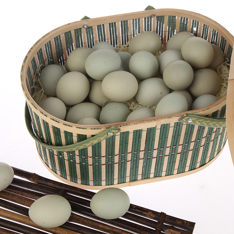 Một nguồn cung cấp đầy đủ của 360 quả trứng xanh lá cây / hộp được cung cấp trong các khu rừng trứng ở nông thôn Hubei