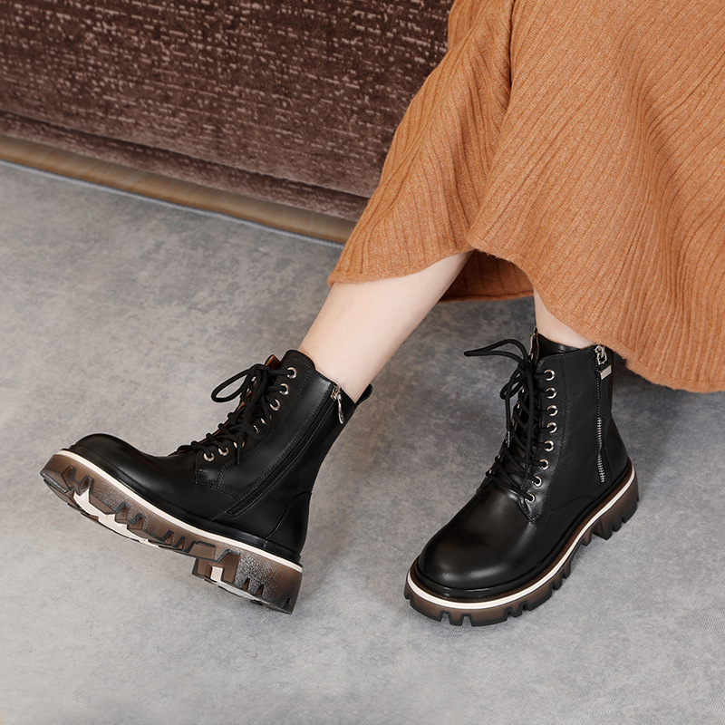 Fashion's new female boots are thickened up by Martin's boots, with short boots and zipper boots in the high-shoes.