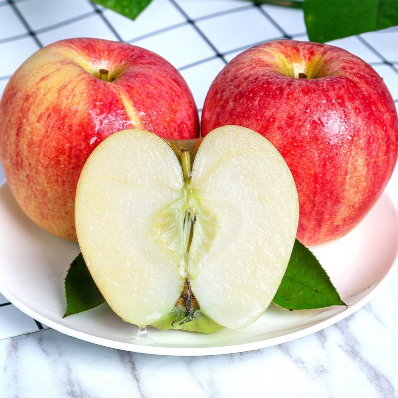 Gansu-Michael apples with fresh and juicy season fruit.