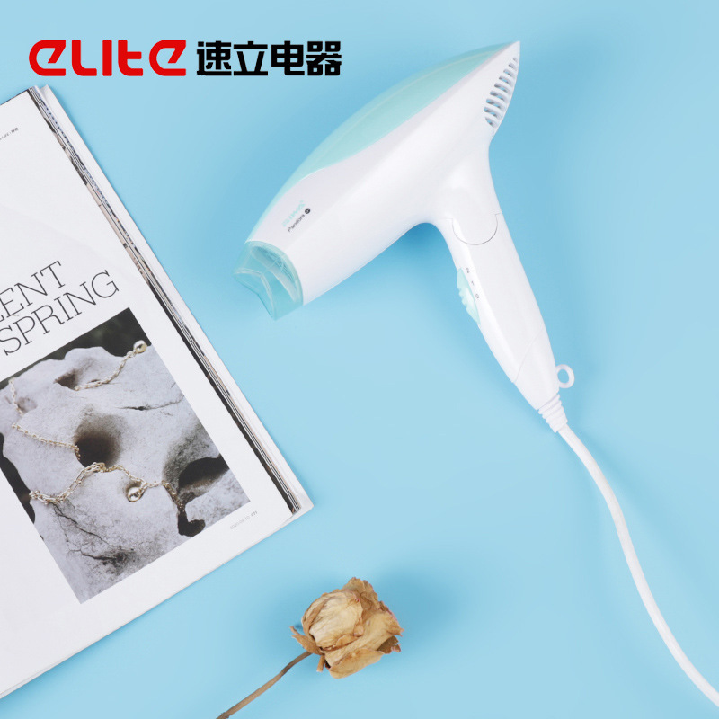Một máy thổi gió xách tay 1,000 W tại khách sạn lưu động.