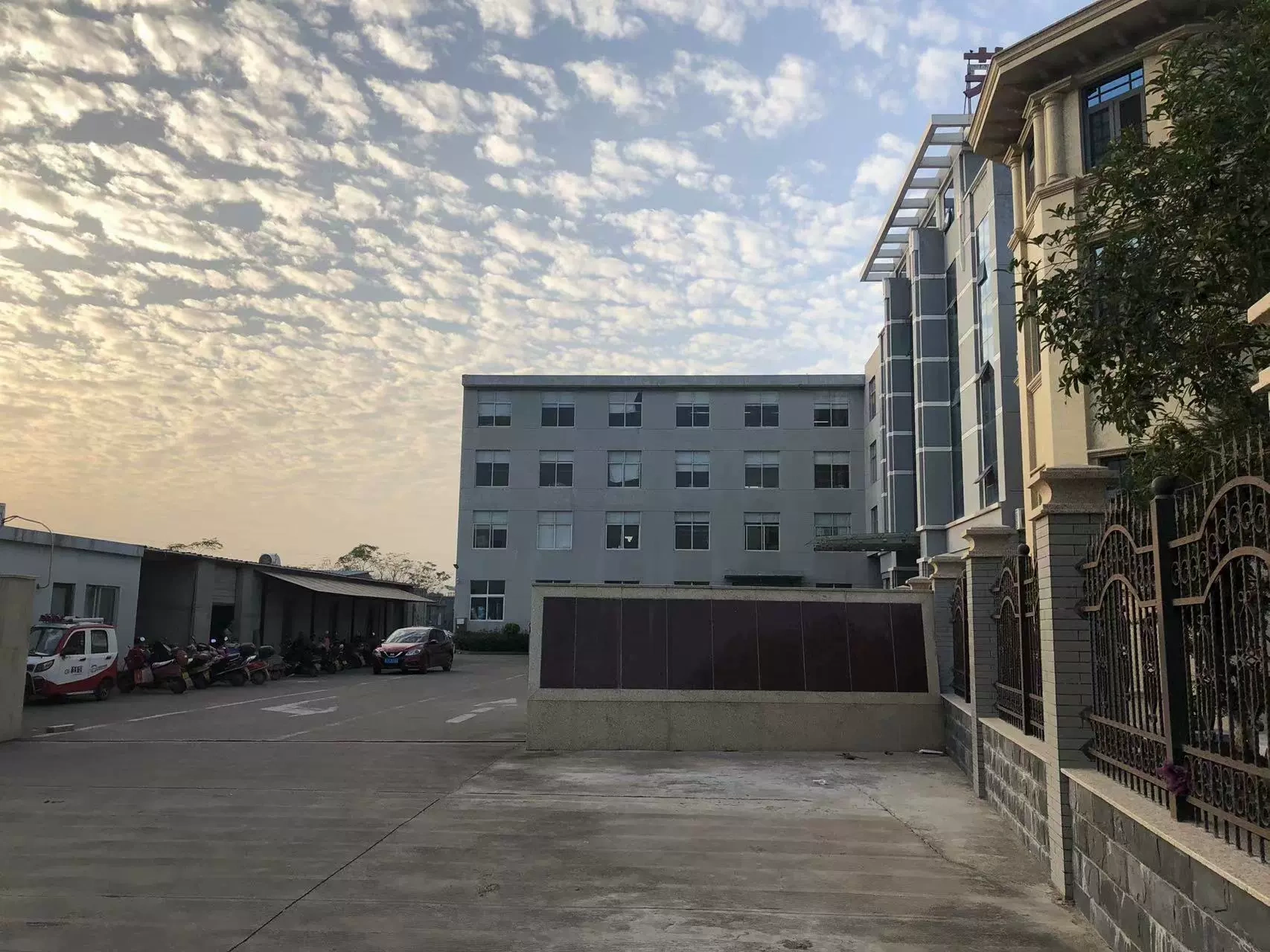 Công ty TNHH Vật tư ô tô Annan thành phố IU