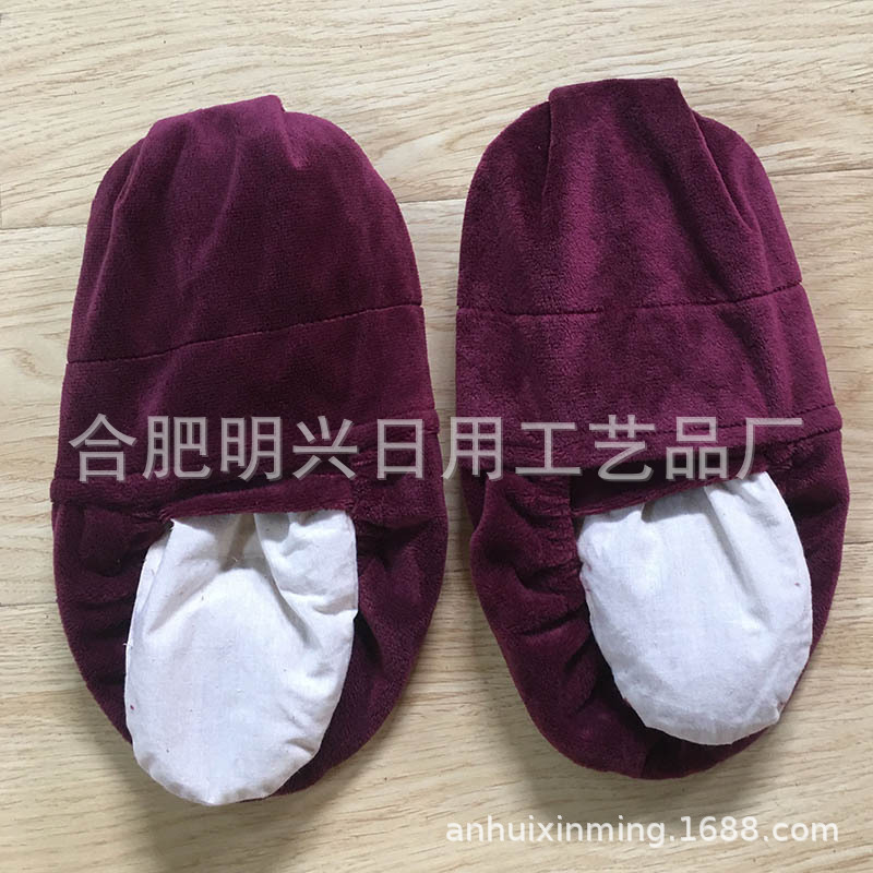 Microwave furnaces heat and heat their feet and fill them with wheat seed, wheat and tan.