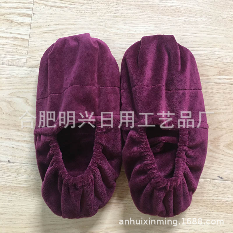 Microwave furnaces heat and heat their feet and fill them with wheat seed, wheat and tan.