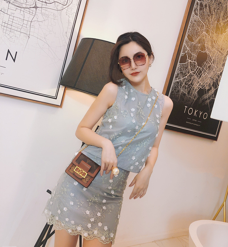 Yip, 2 cái áo sơ mi mới và 1 nửa váy mùa thu.