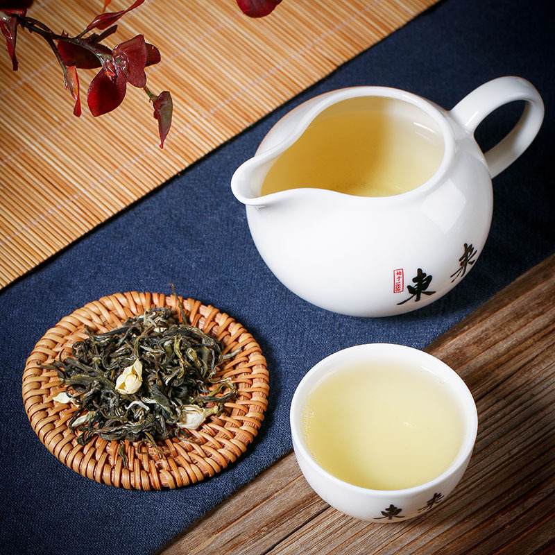 Một tách trà mới cho Fok cho Jasmine. 500g cho Jasmine để uống trà.