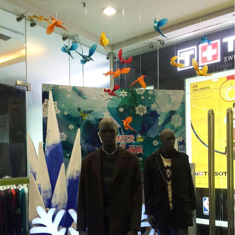 The theme of spring and summer is to decorate the top of the window shop of the Flying Bird's Book of Image.