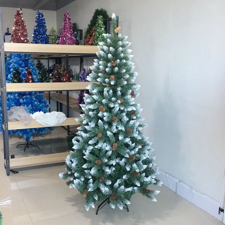 1.8 meters of pvc tree green imitation of Christmas tree with pine cone decoration encrypted Christmas tree