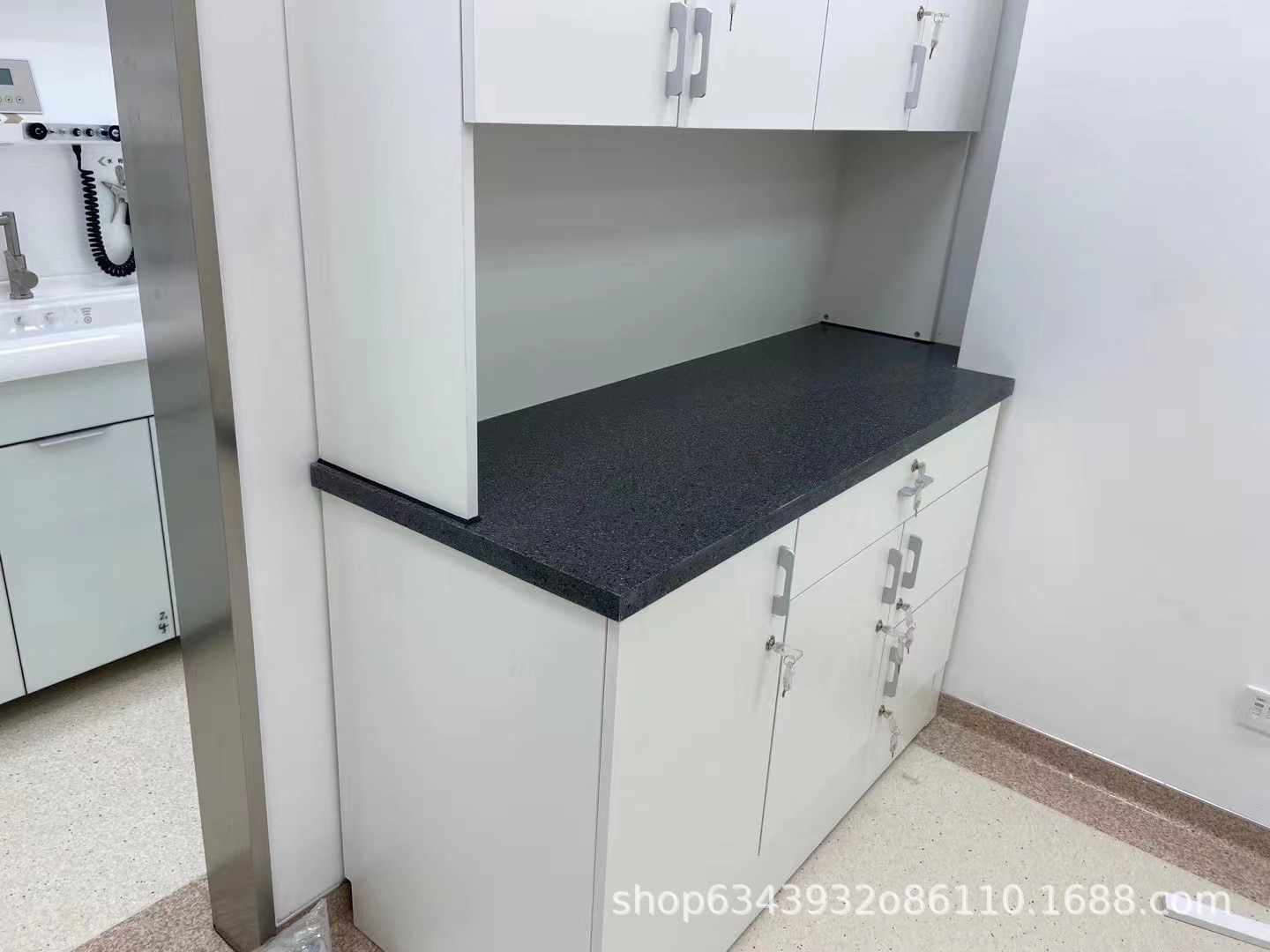 Bộ đồ nội thất và đồ nội thất của Thượng Hải được làm từ đá trong Suk-Yakli.