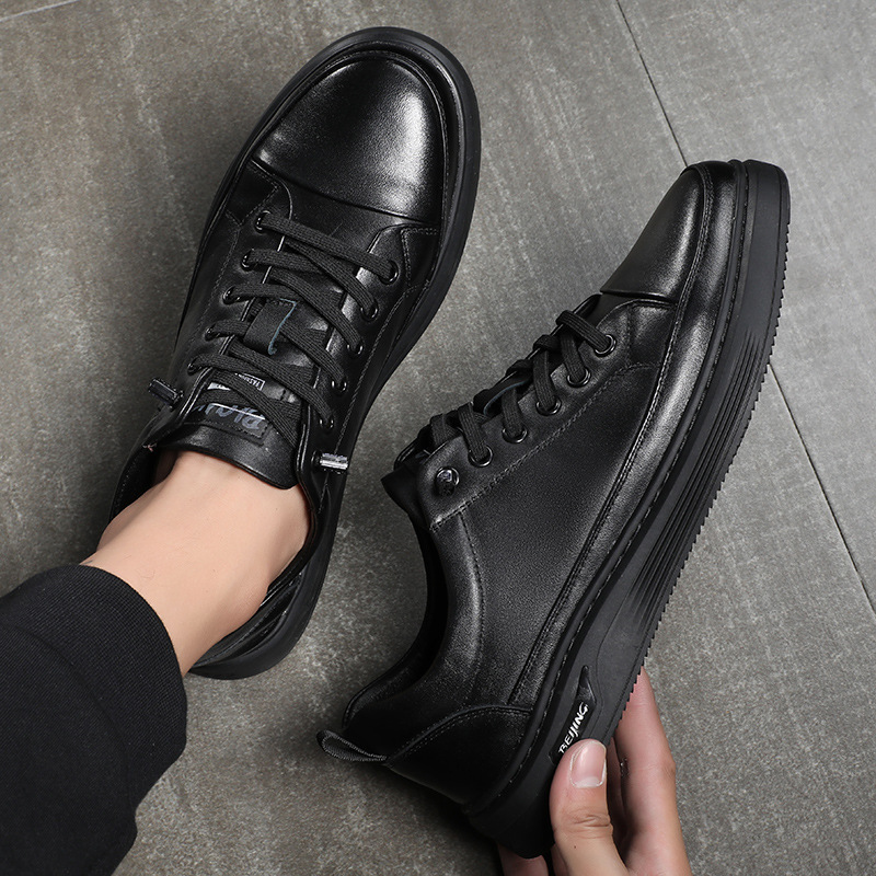 Autumn 2024 new man's head-skinned, flat-skinned shoes.