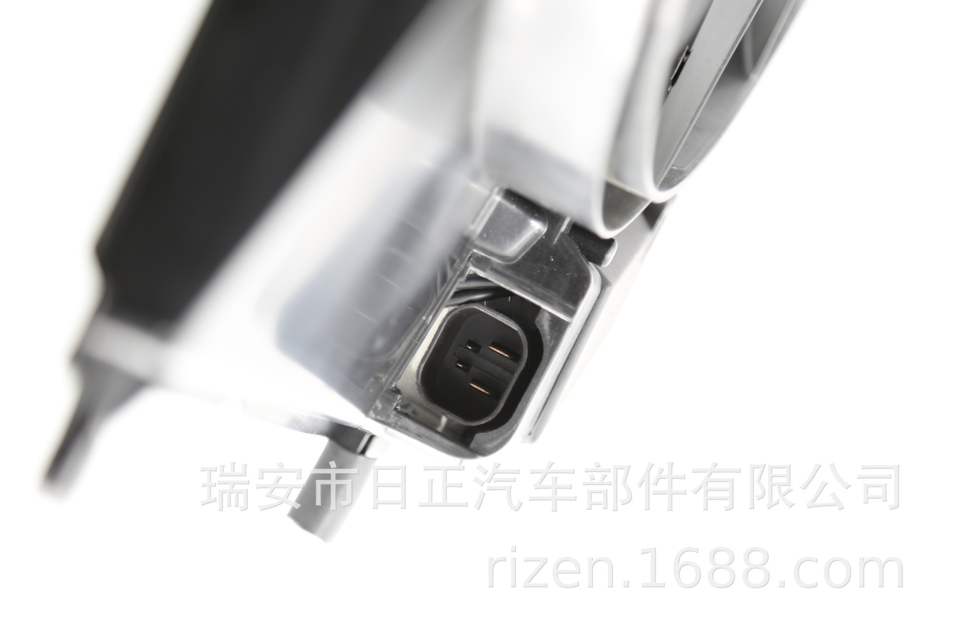 厂家直供散热器水箱空调冷凝器电子扇适用奔弛W220 2205000293