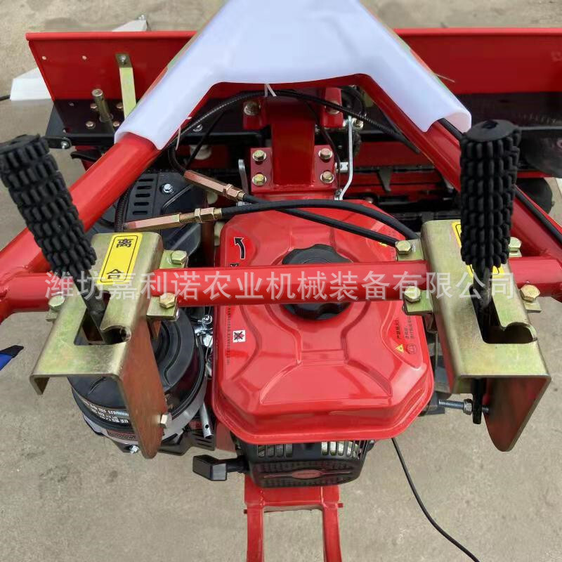 Mini-screw reed harvester, sorghum, soybeans multi-croper.